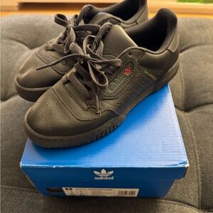 Adidas Yeezy Powerphase 4M